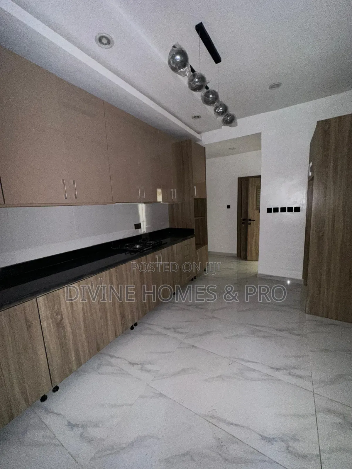 4bdrm Duplex in Brains And Hammer, Life Camp for rent
