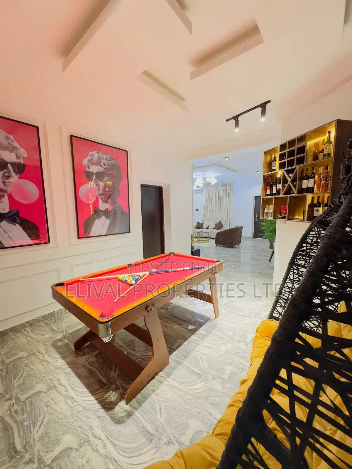 Luxury 2 Bedroom Serviced Apartment With Ps5