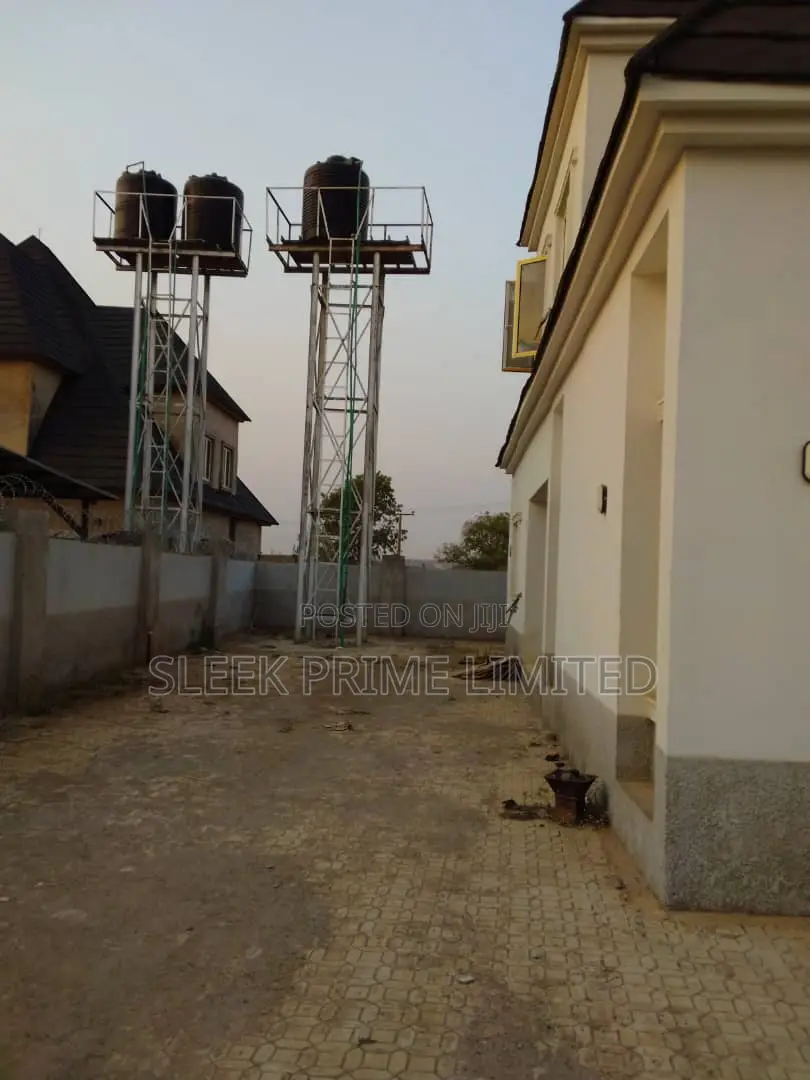 4bdrm Duplex in FHA for sale