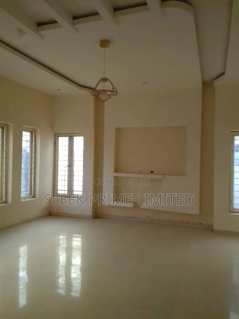 4bdrm Duplex in FHA for sale