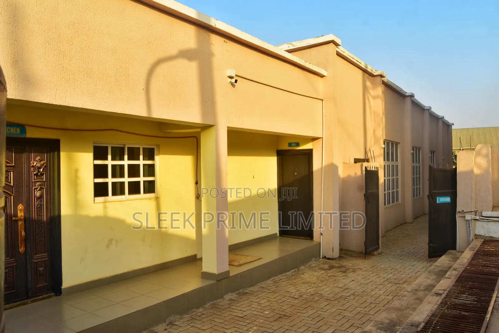 Furnished 18bdrm Mansion in Karu for sale