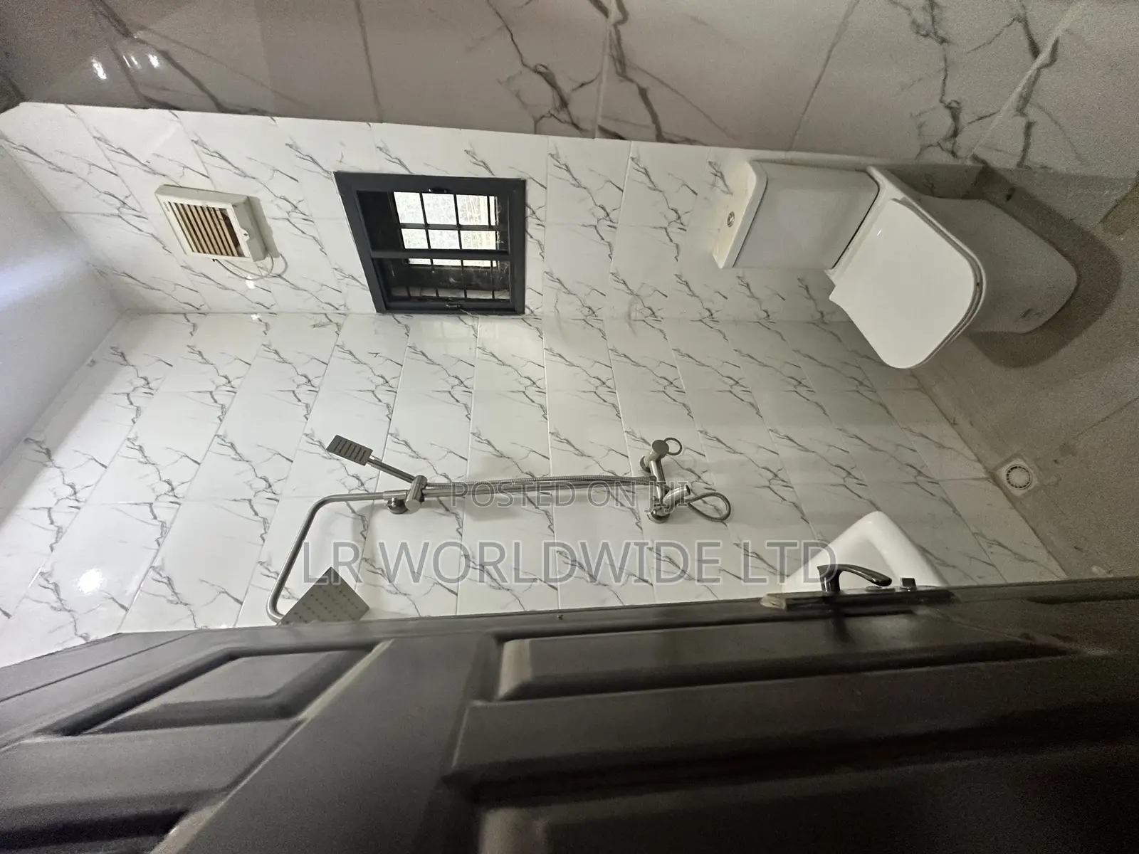 6bdrm Duplex in Lugbe District for sale