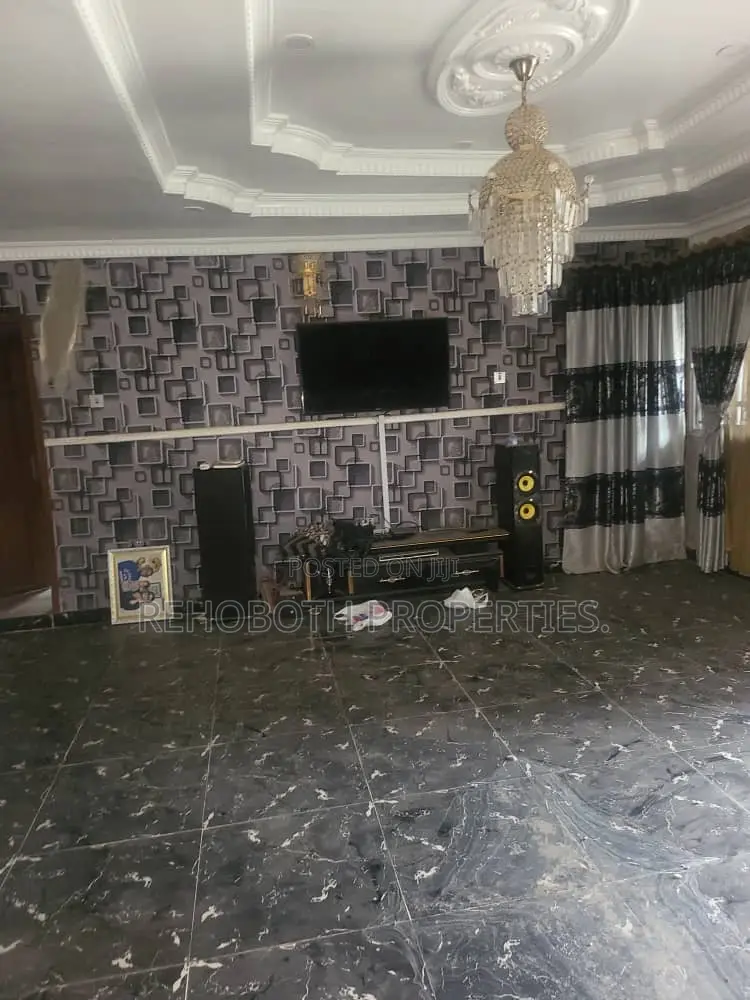 3bdrm Bungalow in Lade Owo Near Jiboye, Ibadan for sale