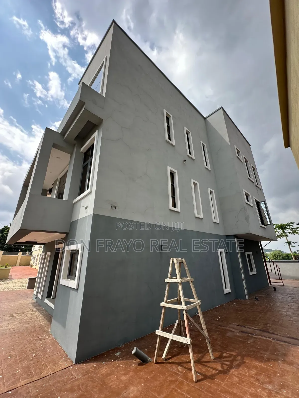 4bdrm Duplex in Onireke Gra, Jericho for sale