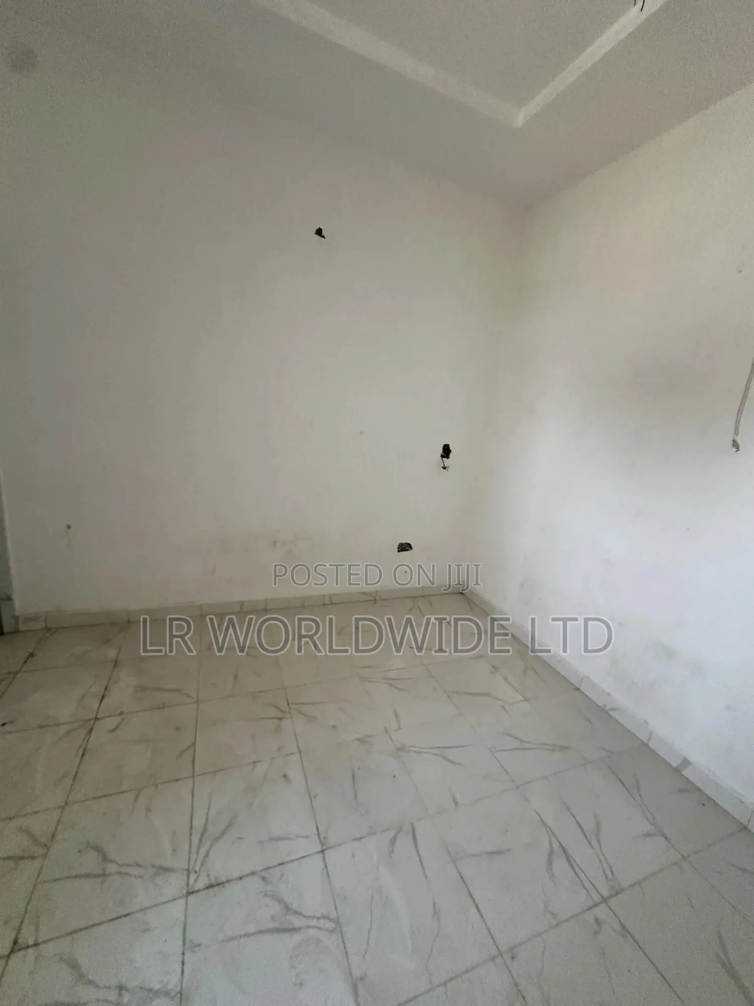 3bdrm Block of Flats in Lugbe District for sale