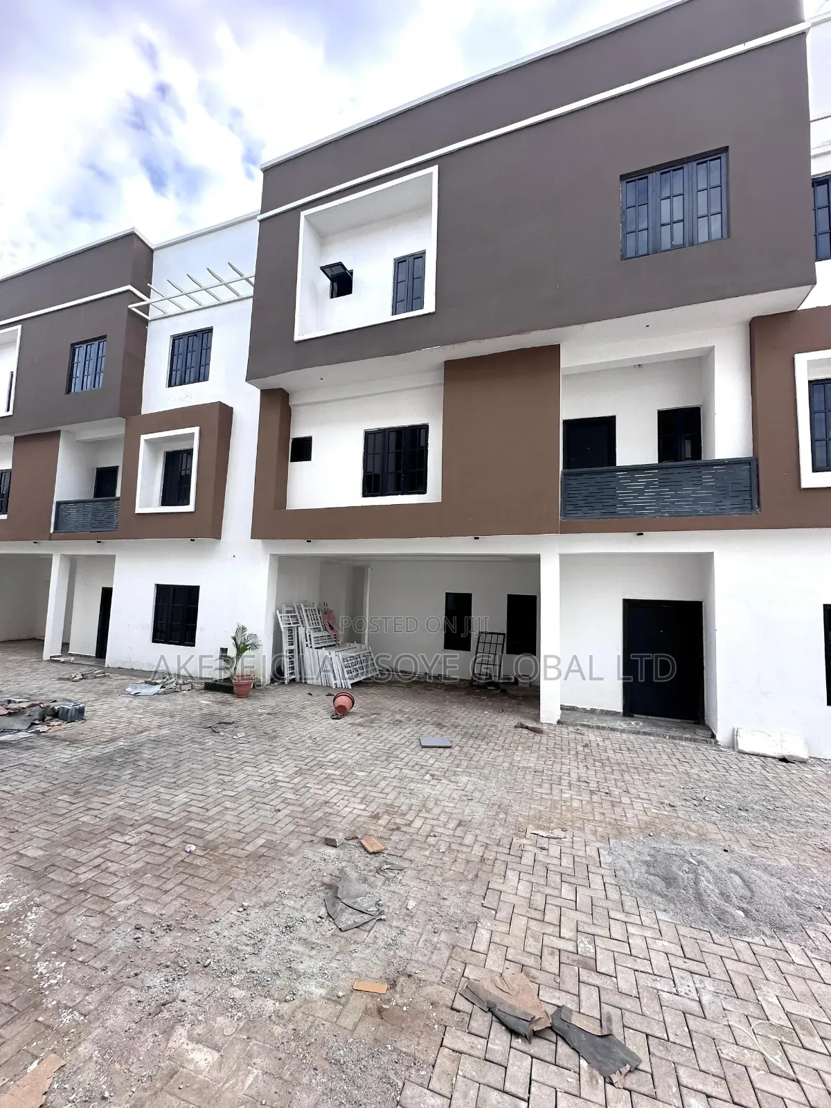 5bdrm Duplex in Guzape Abuja for sale