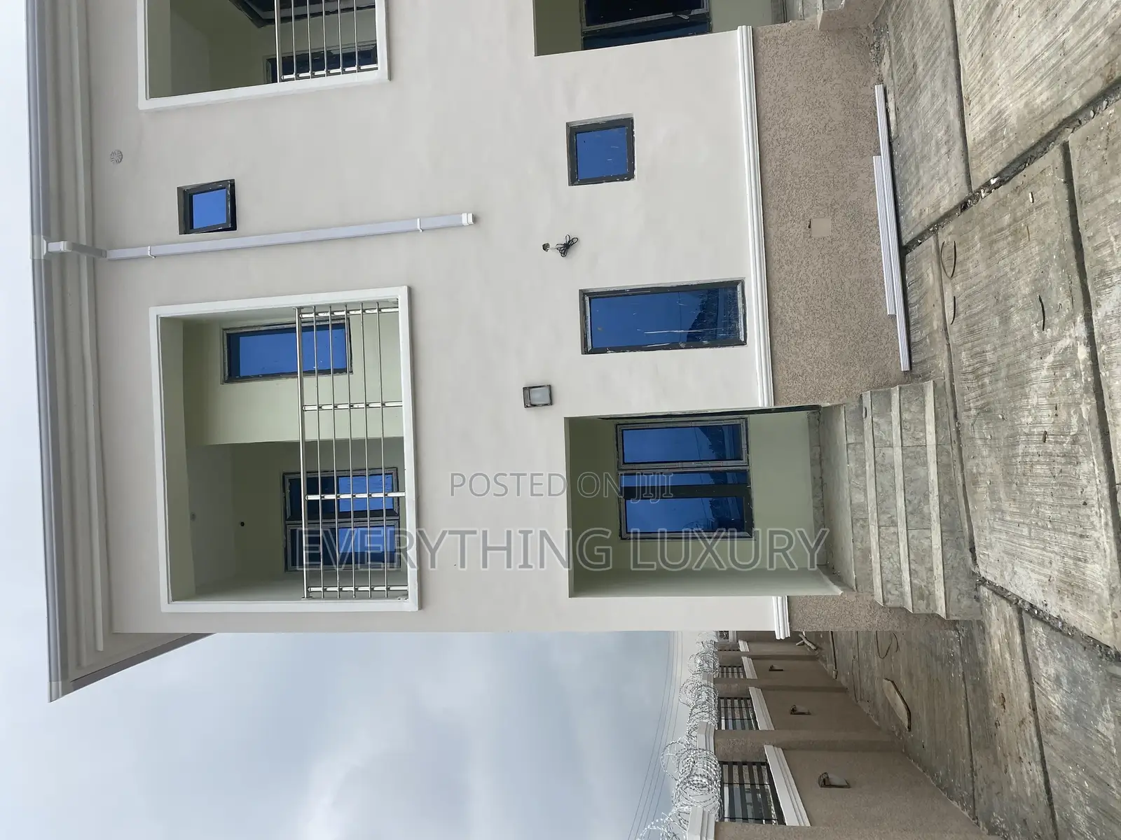 2bdrm Townhouse / Terrace in Ushafa for rent