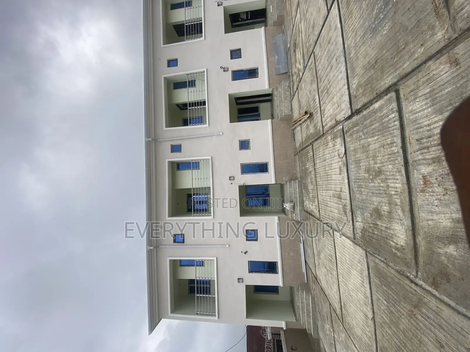 2bdrm Townhouse / Terrace in Ushafa for rent