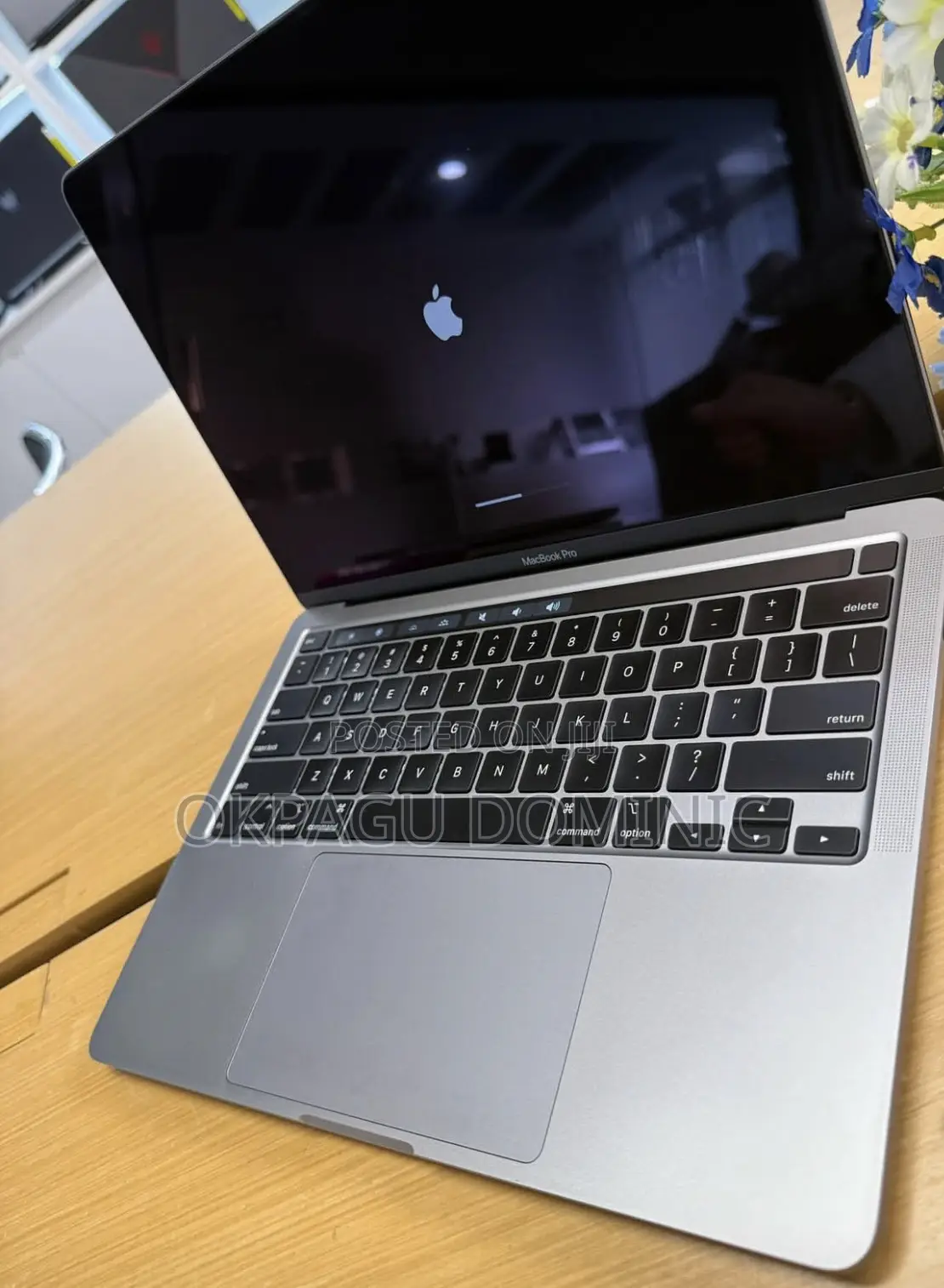Laptop Apple MacBook Pro 2018 16GB Intel Core I7 SSD 512GB