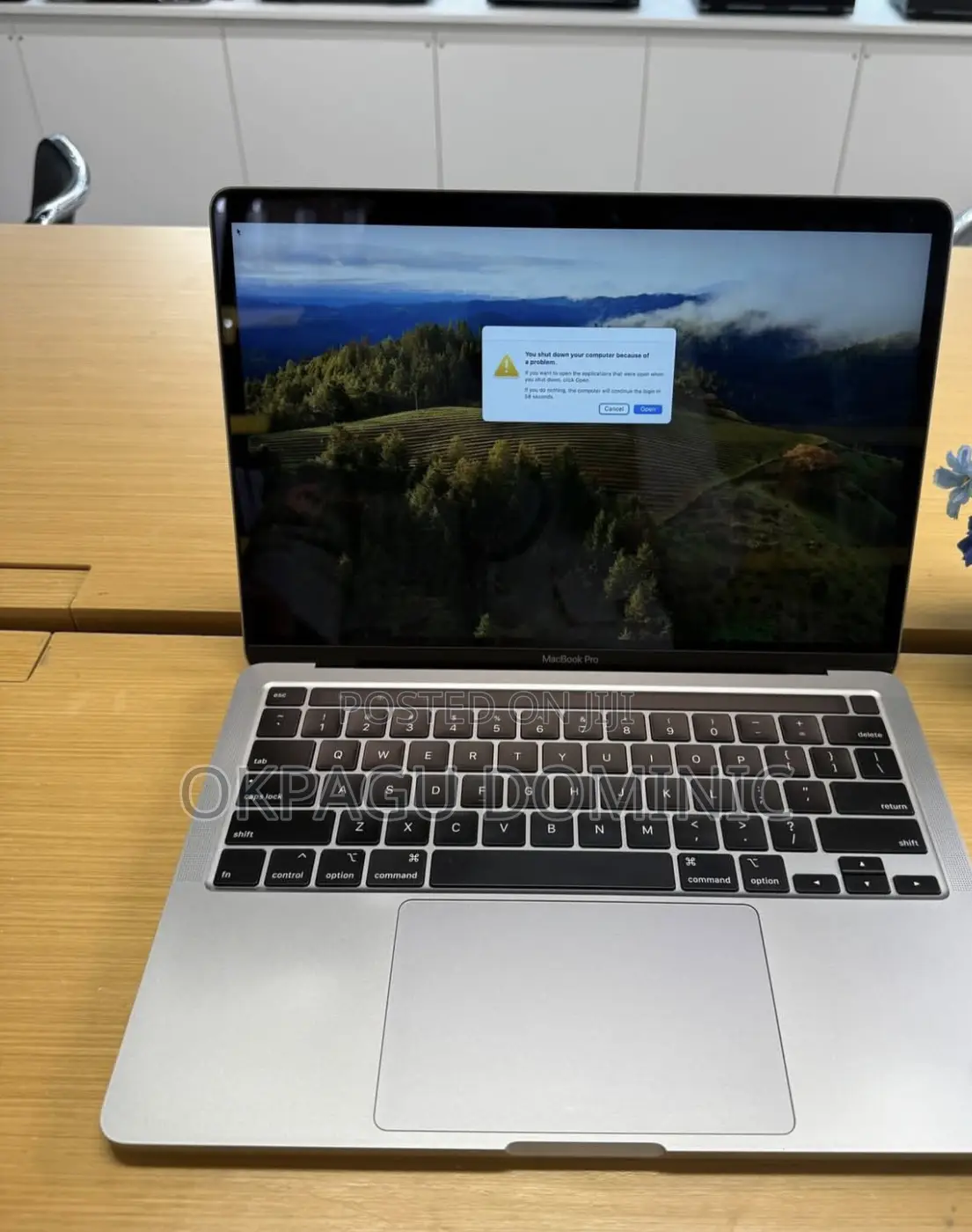 Laptop Apple MacBook Pro 2018 16GB Intel Core I7 SSD 512GB
