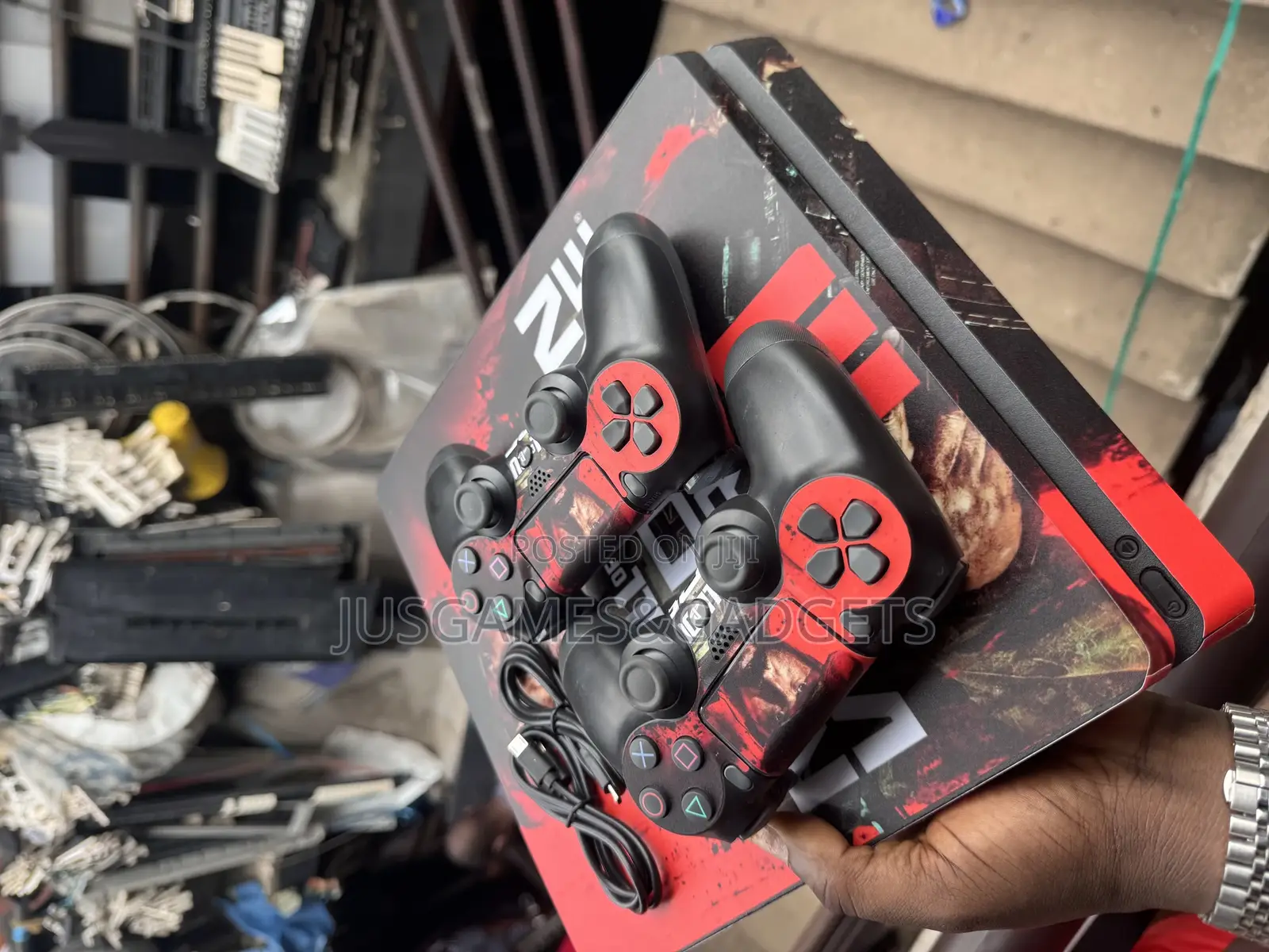 Customize Playstation 4 Slim