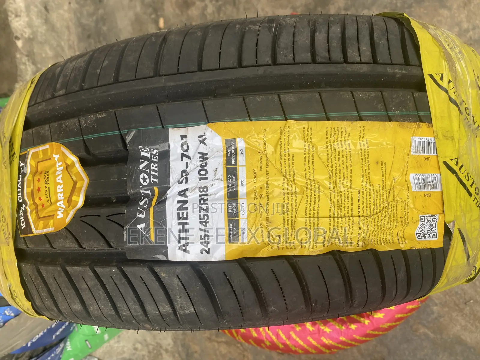 245/45/18 Austone