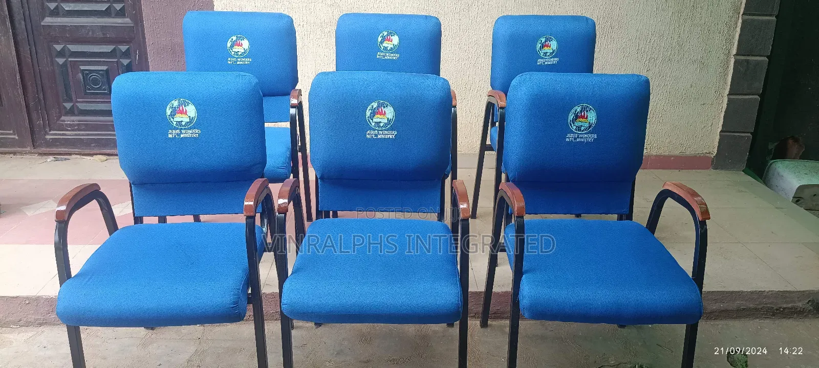 Customised Executive Church Chairs With Armrest And Logo