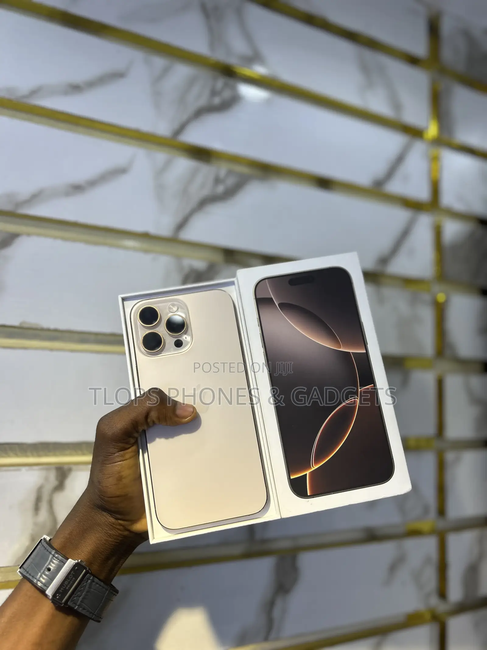 New Apple iPhone 16 Pro Max 256 GB Gold