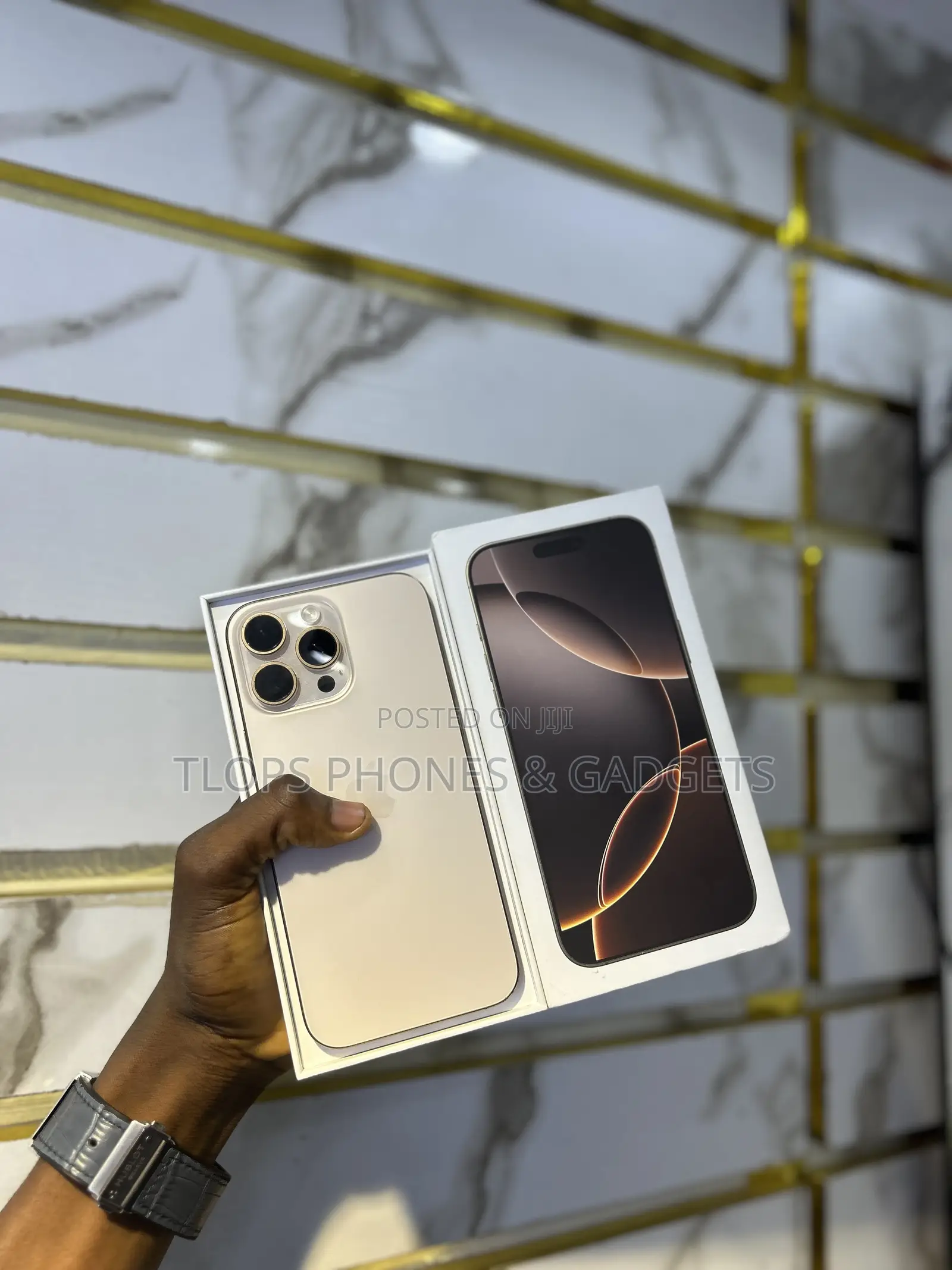 New Apple iPhone 16 Pro Max 256 GB Gold