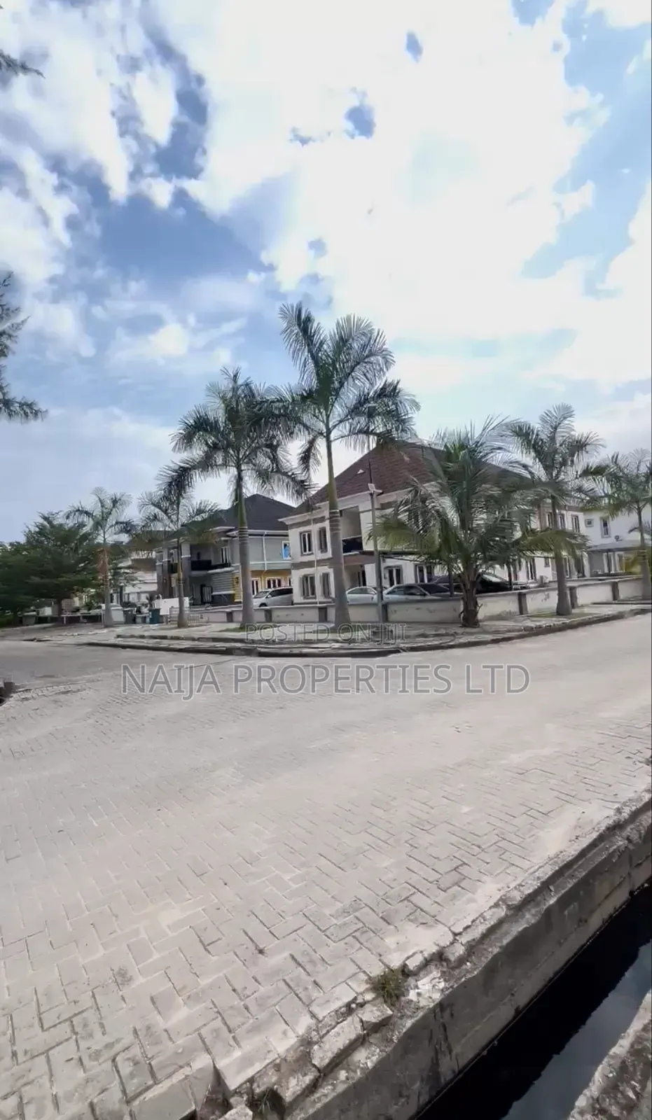 5bdrm Duplex in Orchid, Lekki for sale