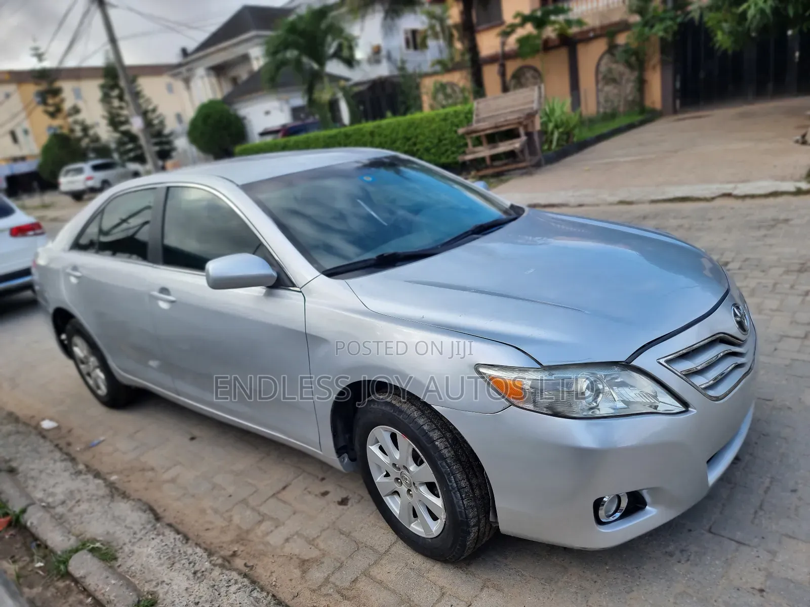 Toyota Camry LE 4dr Sedan (2.5L 4cyl 6A) 2011 Silver