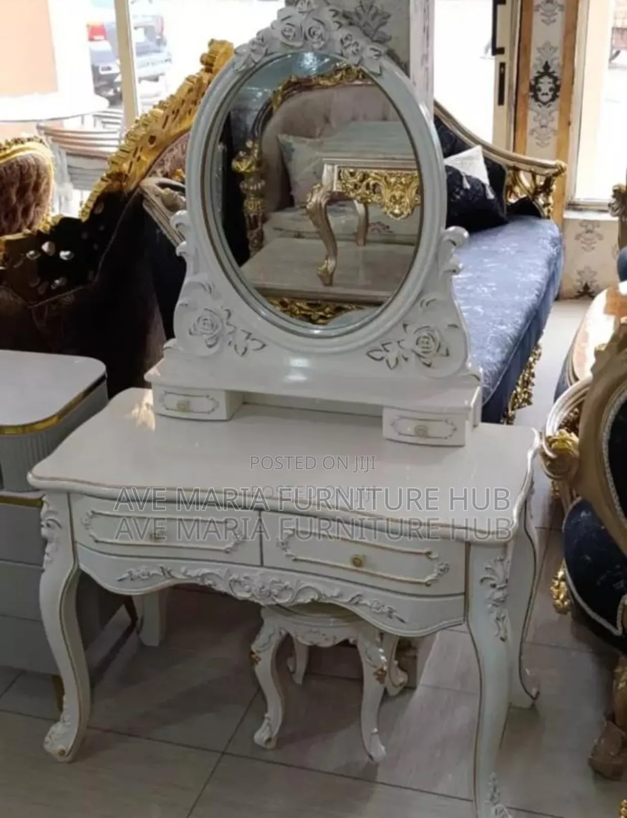 Royal Set of Dressing Table With Mirror and Stool.