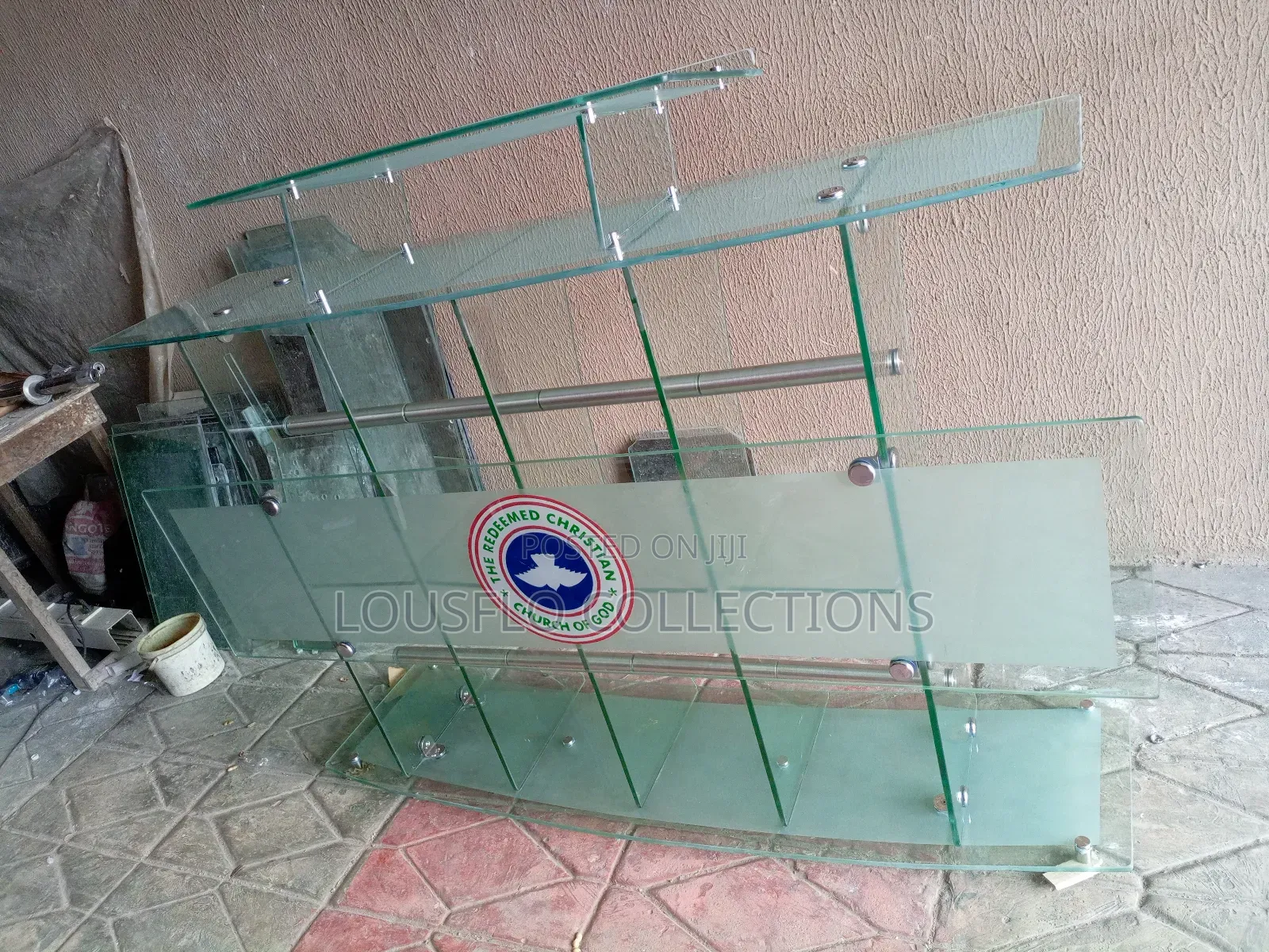 Biggest Quality Glass Pulpit