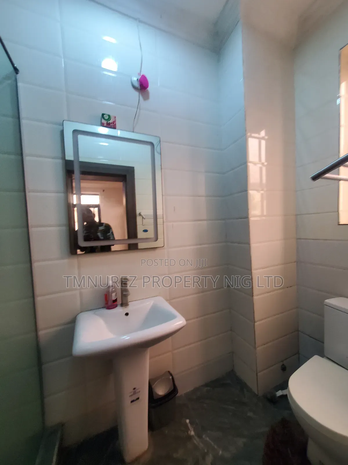 3bdrm Apartment in Off Admiralty, Lekki Phase 1 for rent
