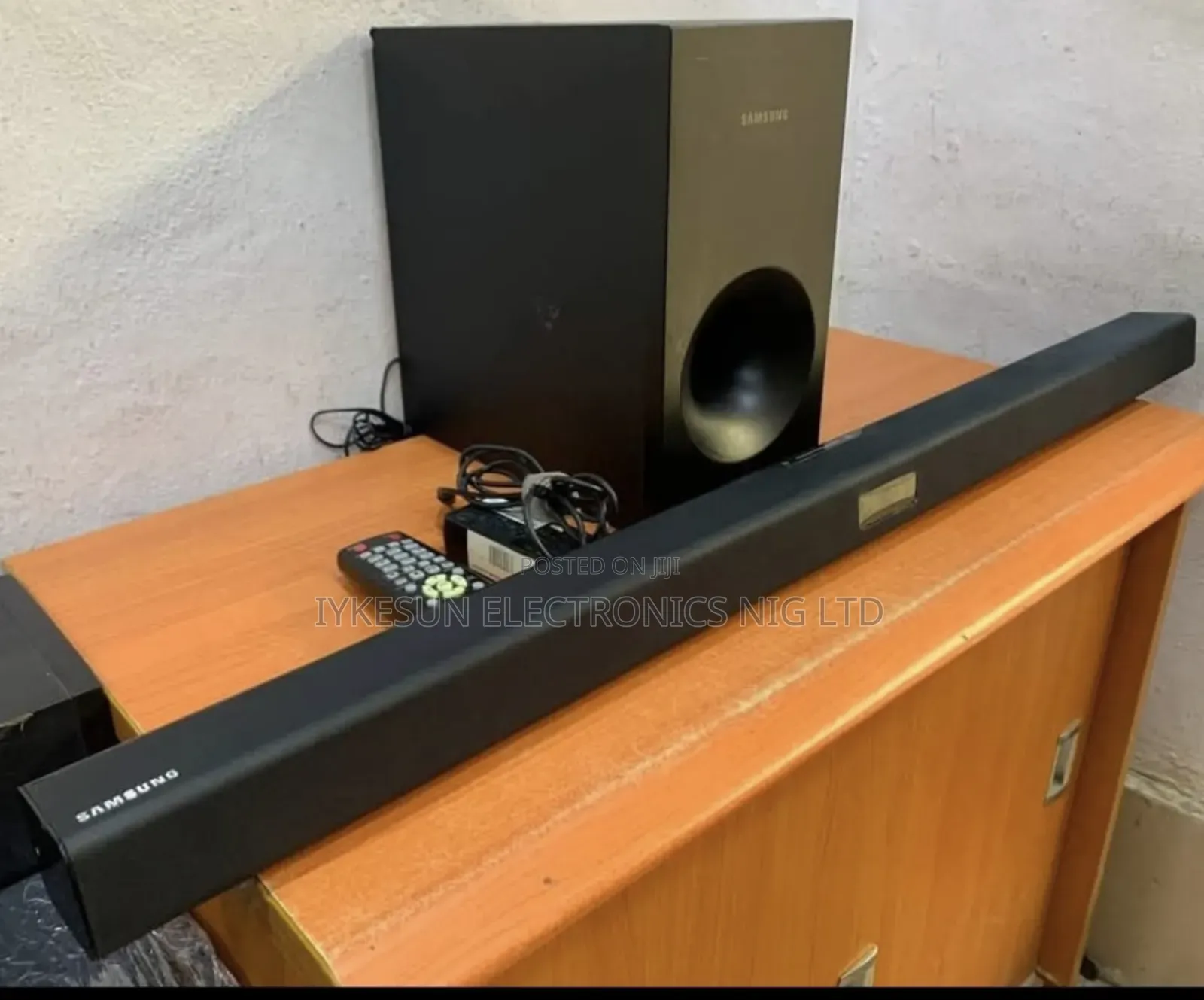 Original Brand New Samsung 330watts 2.1 Wireless Sandbar Etc
