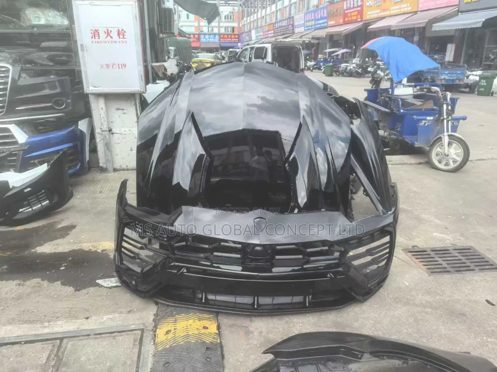 Lamborghini Urus Complete Front Cut
