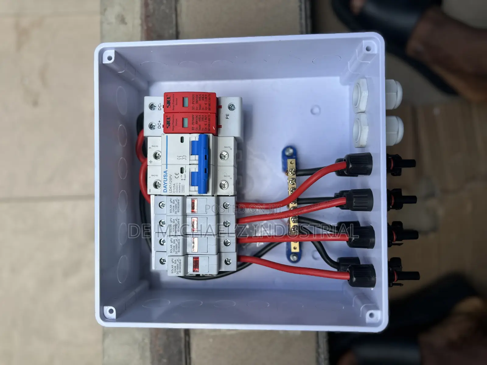 4 Stings Pv Combiner Box for Solar System
