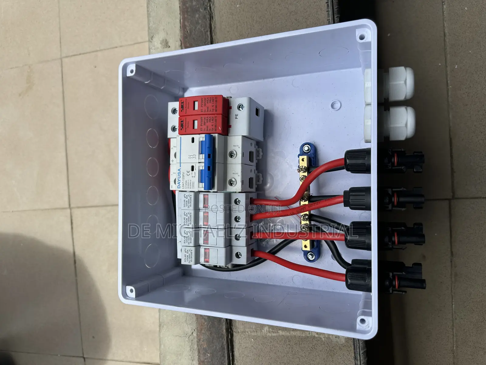 4 Stings Pv Combiner Box for Solar System