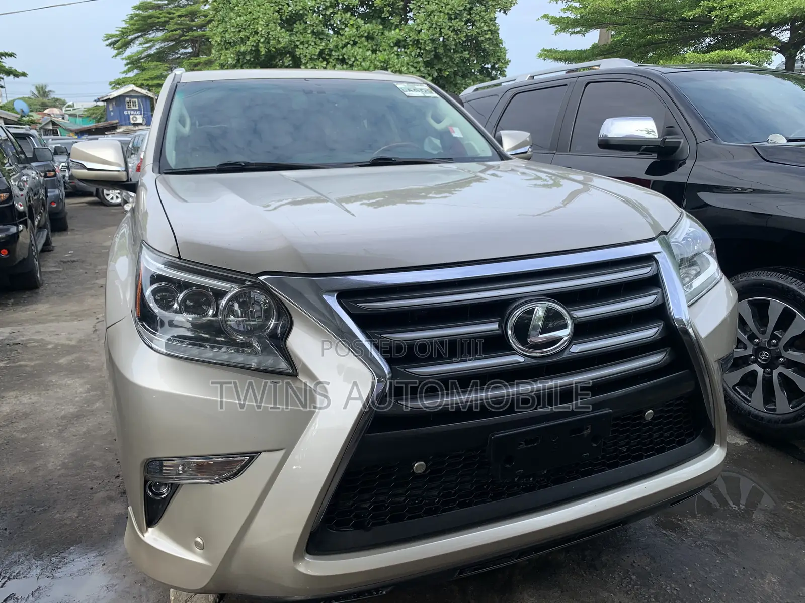 Lexus GX 460 Base 2014 Gold