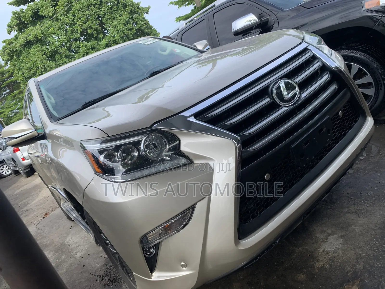 Lexus GX 460 Base 2014 Gold