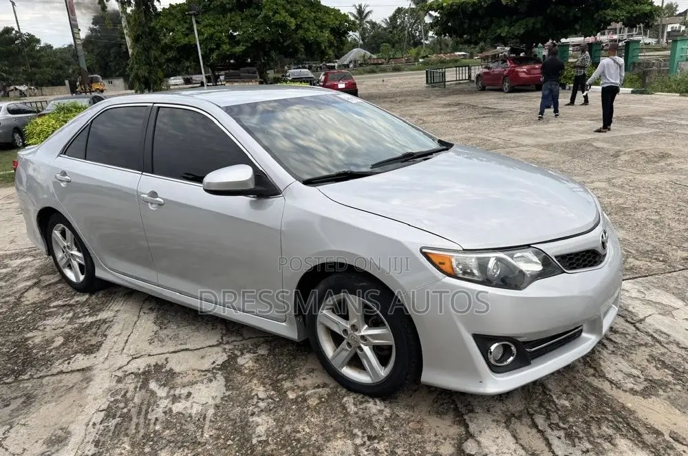 Toyota Camry 2013 Silver