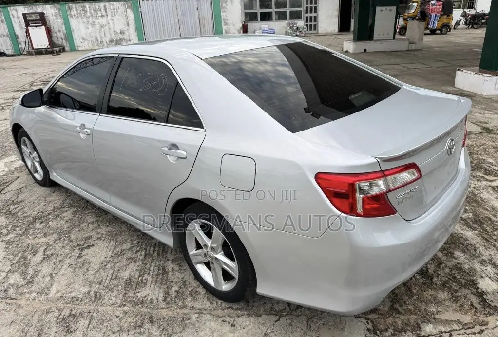 Toyota Camry 2013 Silver