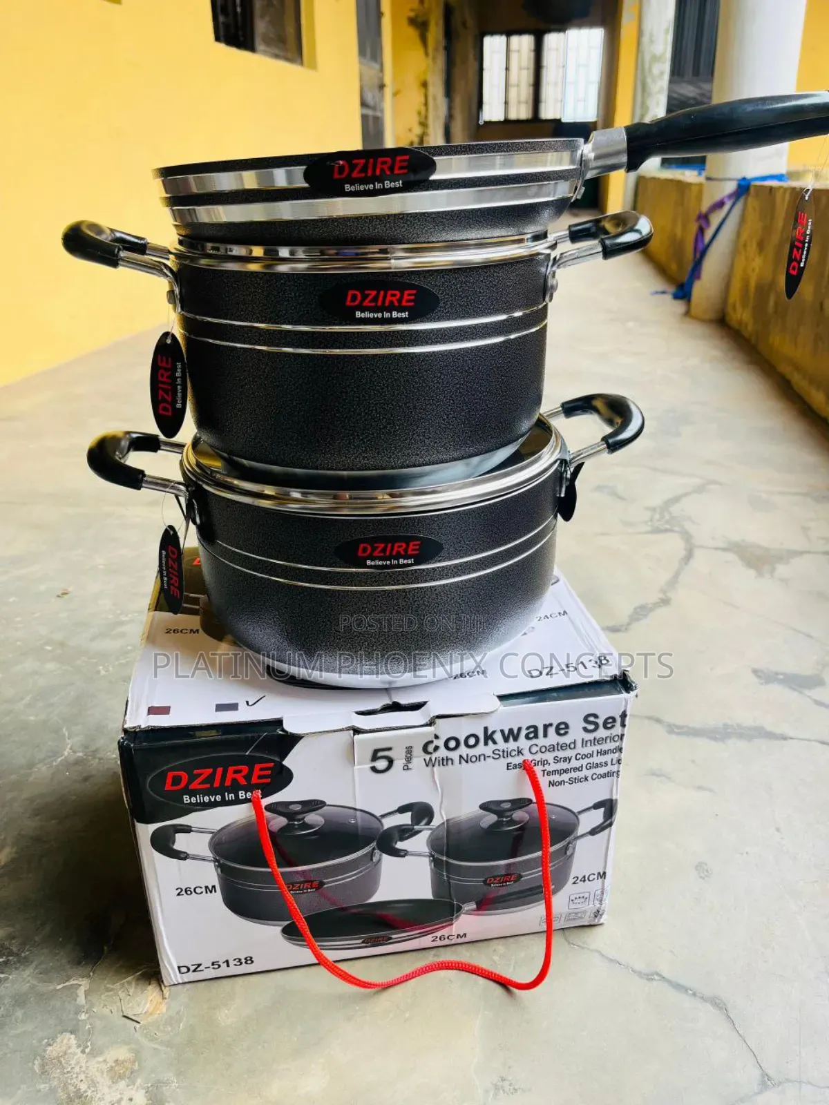 2 Sets of Pot and a Frying Pan (Dzire Non Stick Pot )
