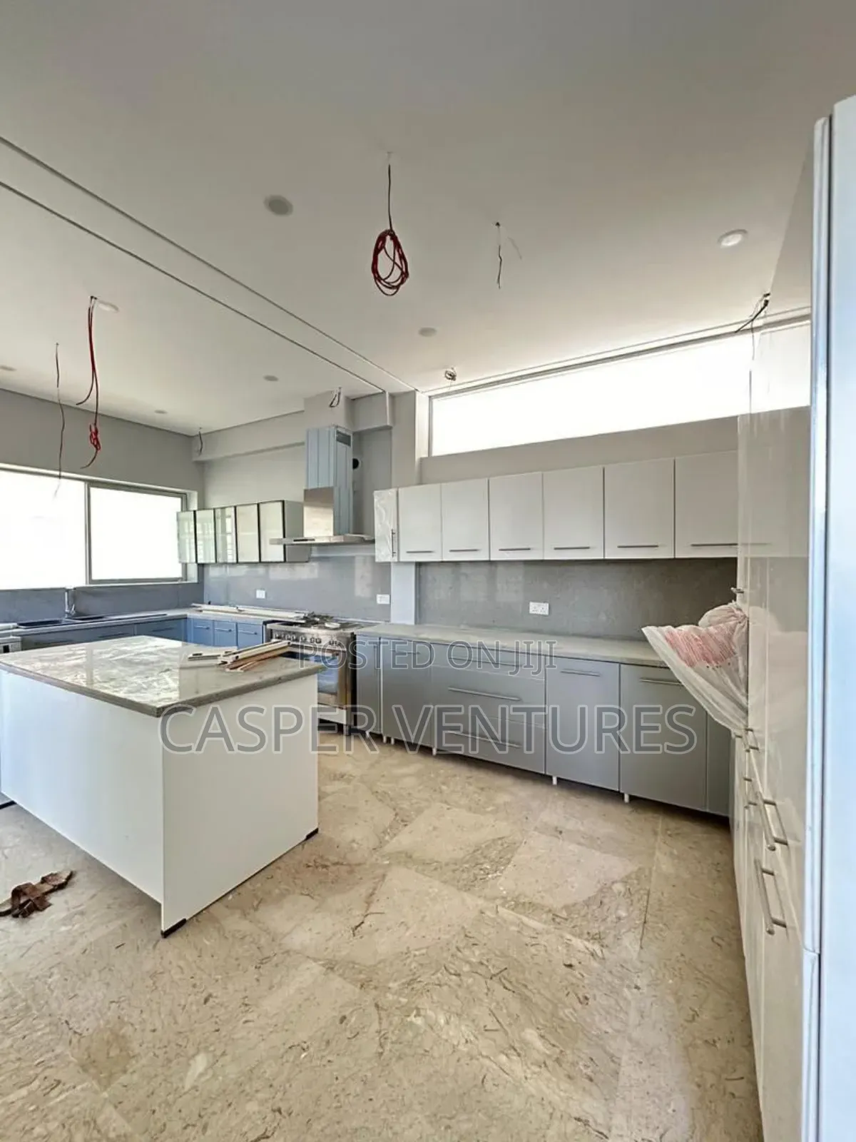 5bdrm Duplex in Admiralty Way, Lekki Phase 1 for sale
