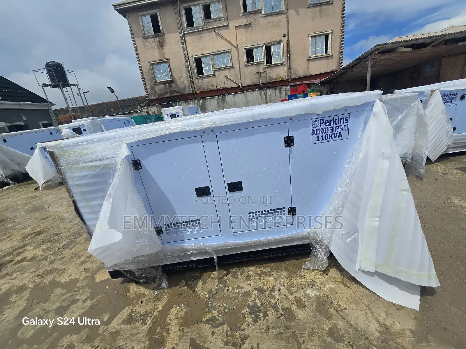 High Quality Sp110kva Perkins Diesel Soundproof Gen 2years