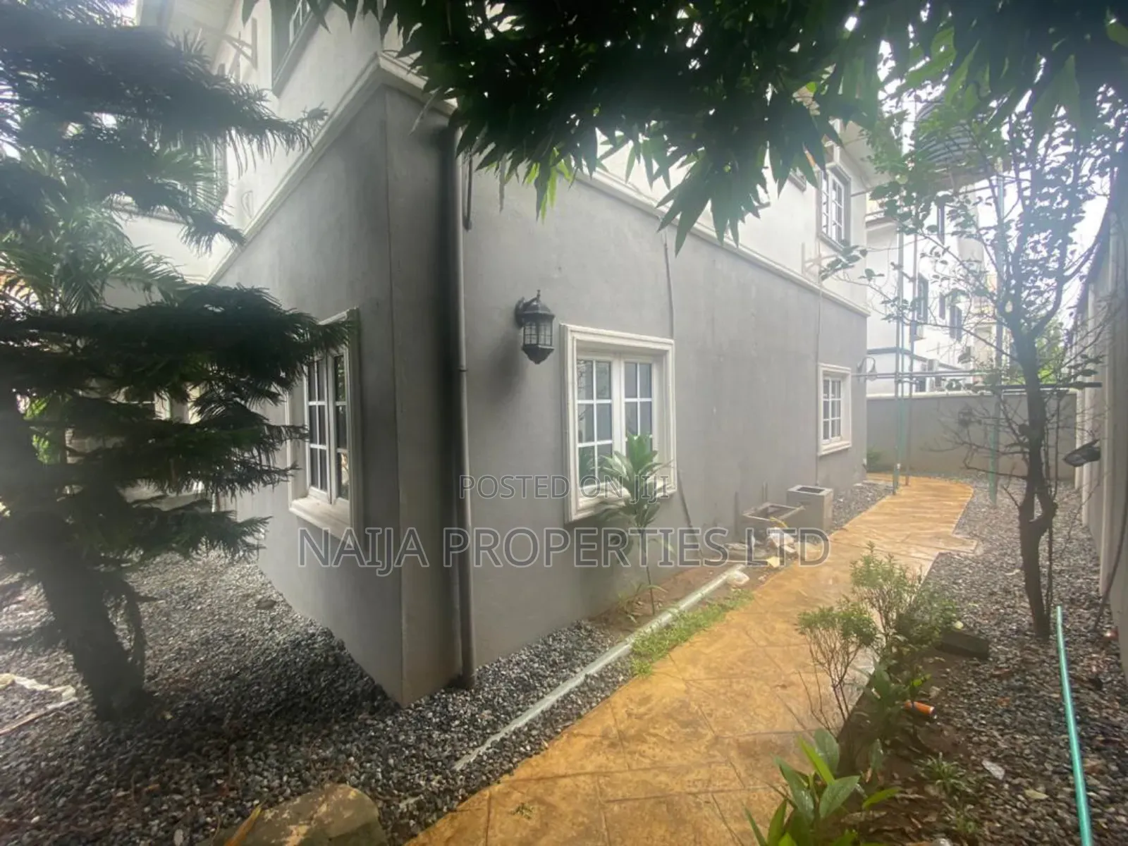 5bdrm Duplex in Carltongate, Lekki for sale