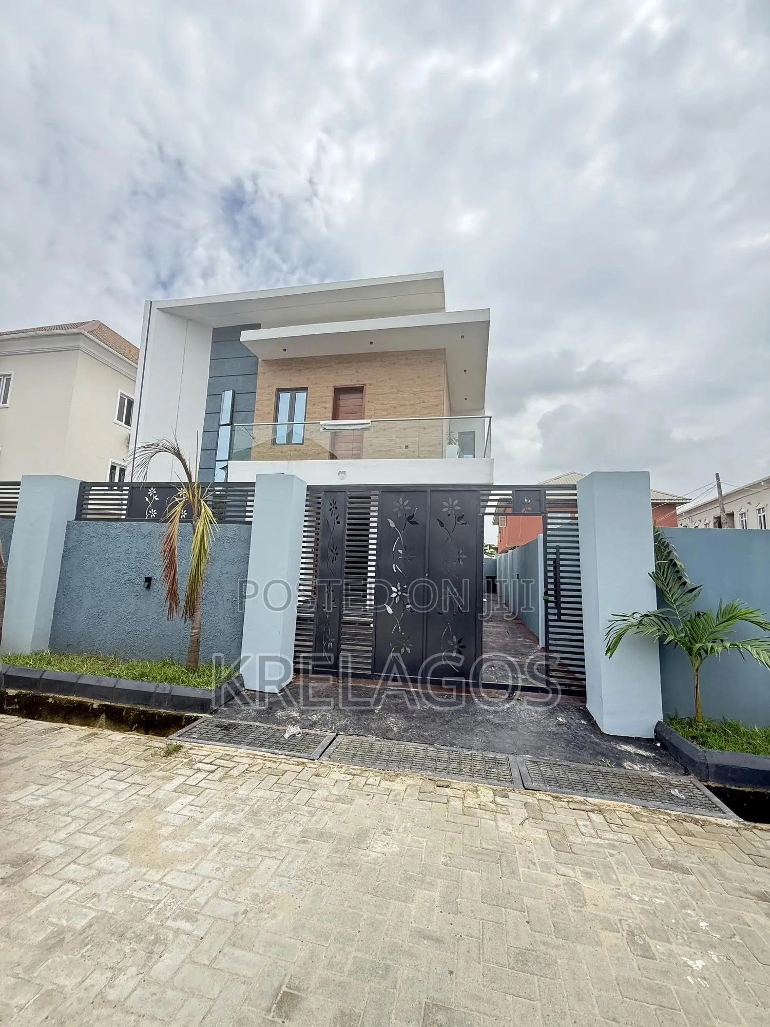 4bdrm Duplex in Sangotedo for sale