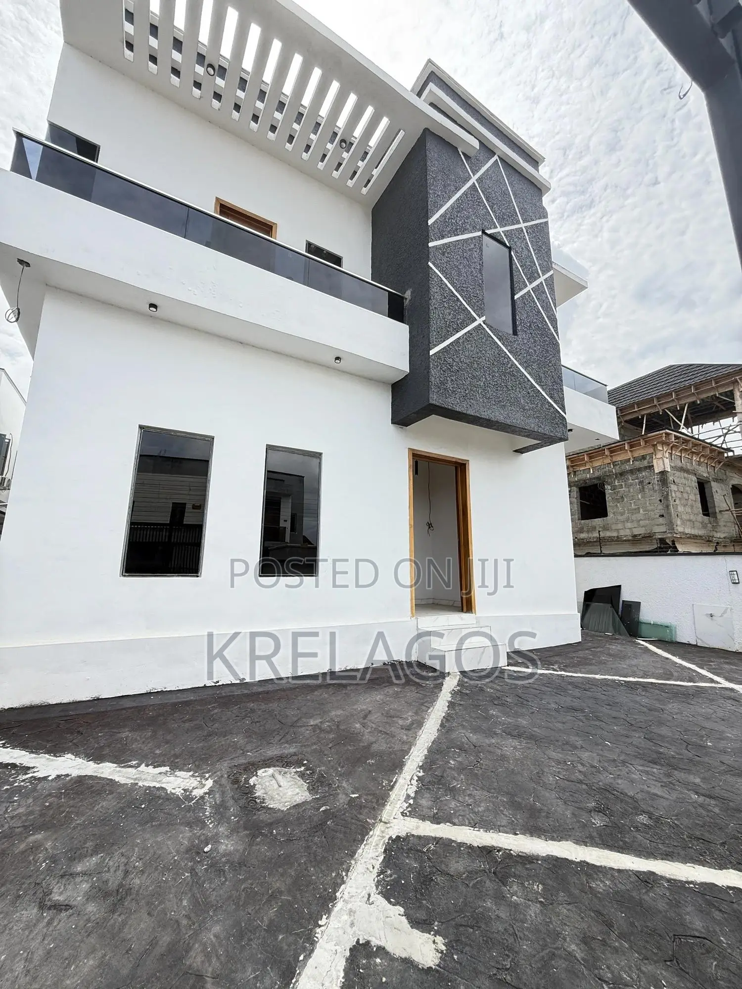 5bdrm Duplex in Sangotedo for sale