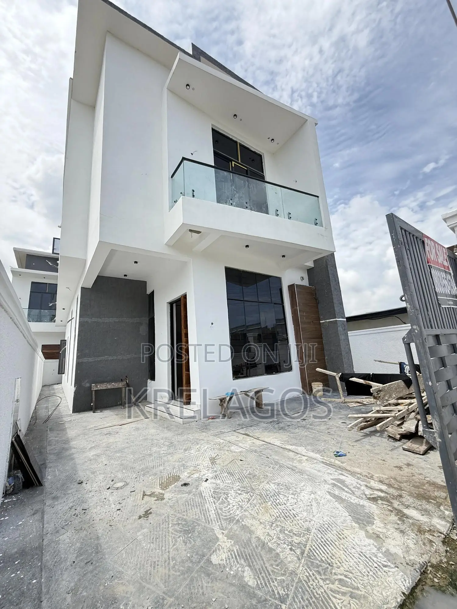 4bdrm Duplex in Sangotedo for sale