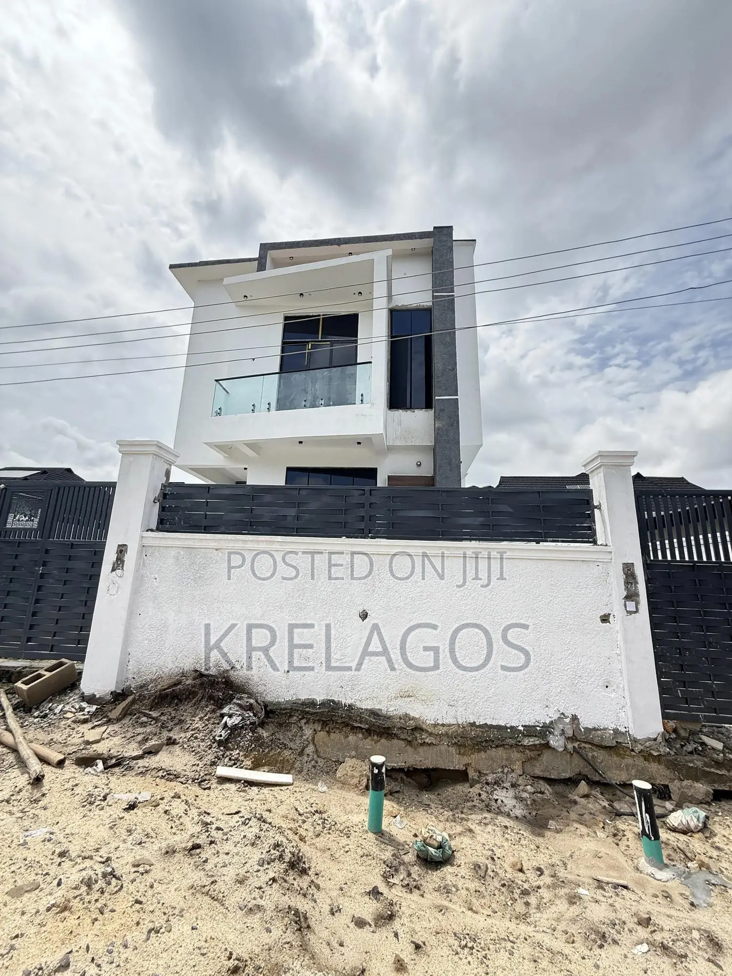 4bdrm Duplex in Sangotedo for sale