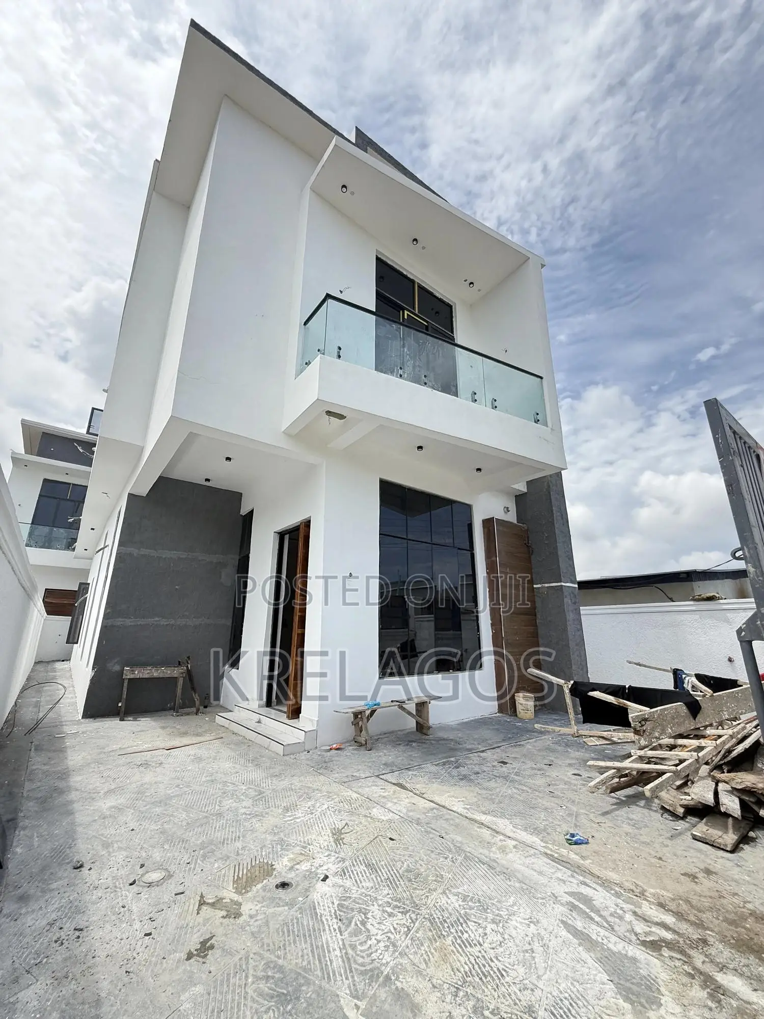 4bdrm Duplex in Sangotedo for sale