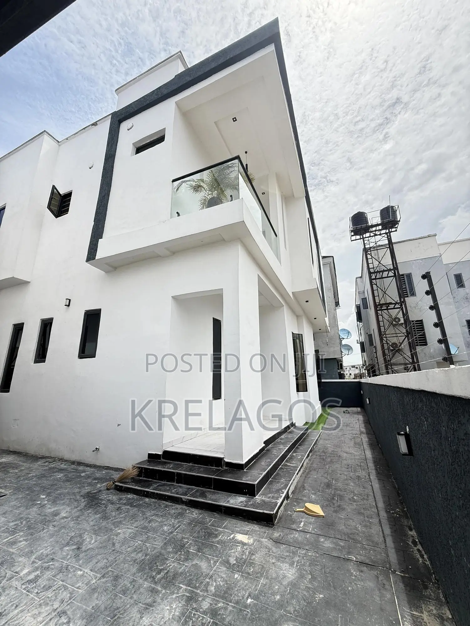 4bdrm Duplex in Sangotedo for sale