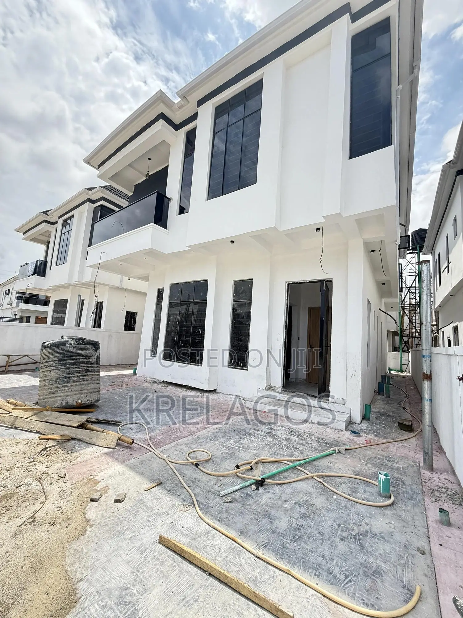 5bdrm Duplex in Sangotedo for sale
