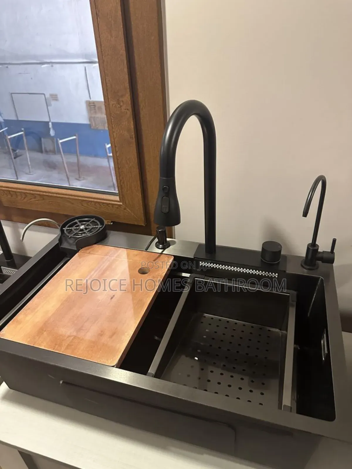 Luxury Steel Kitchen Sink With Cutting Board and Accessories