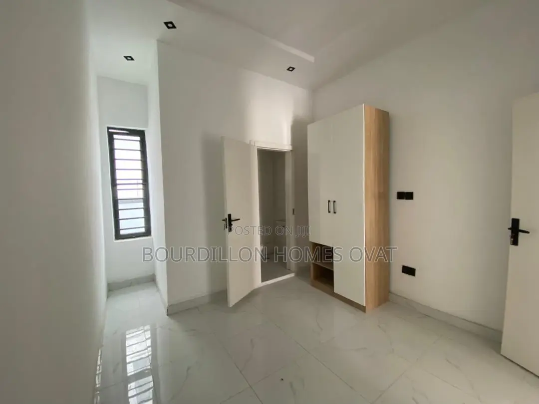 4bdrm Duplex in Lekki for sale