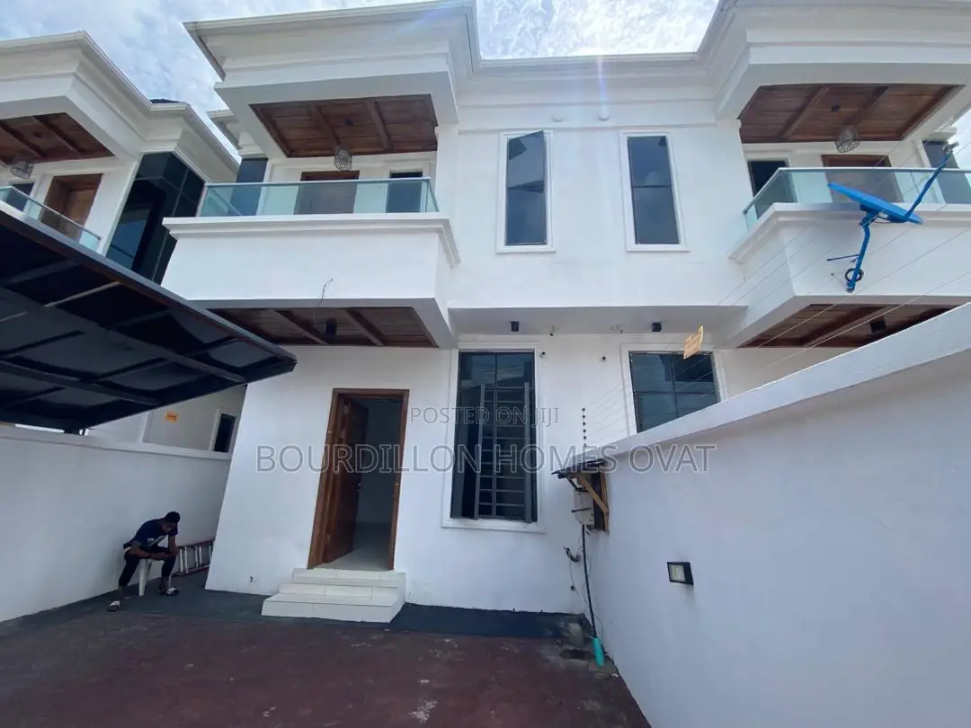 4bdrm Duplex in Lekki for sale