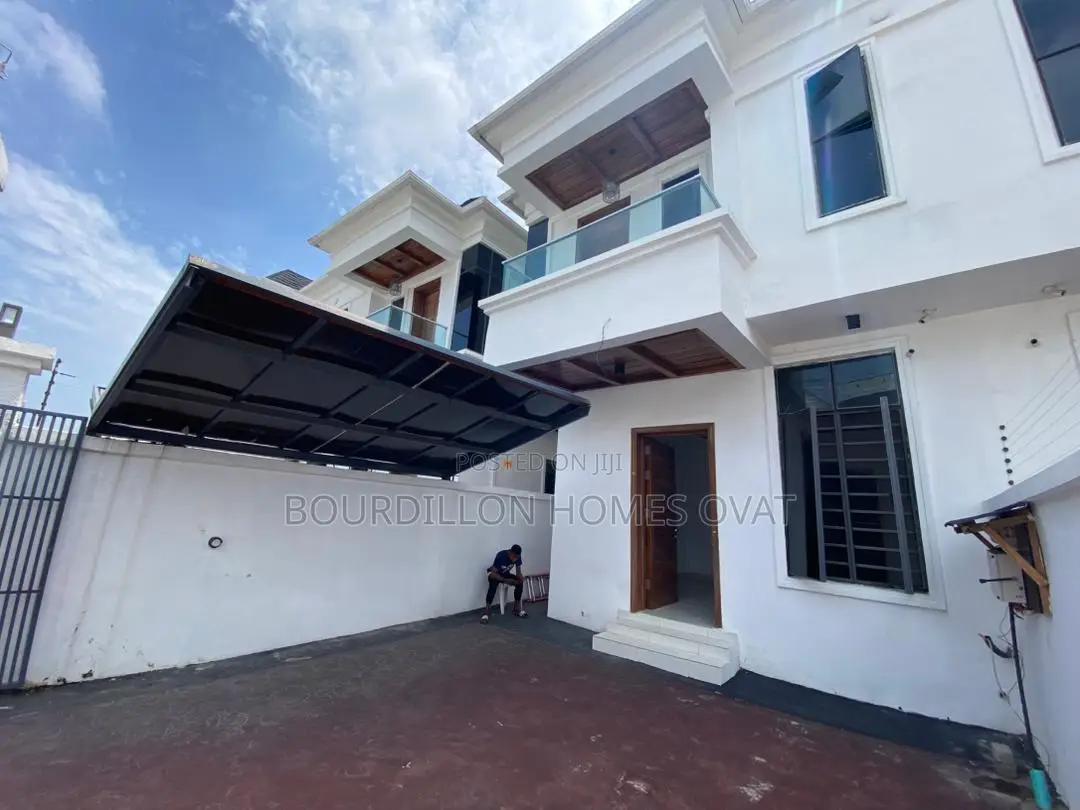 4bdrm Duplex in Lekki for sale