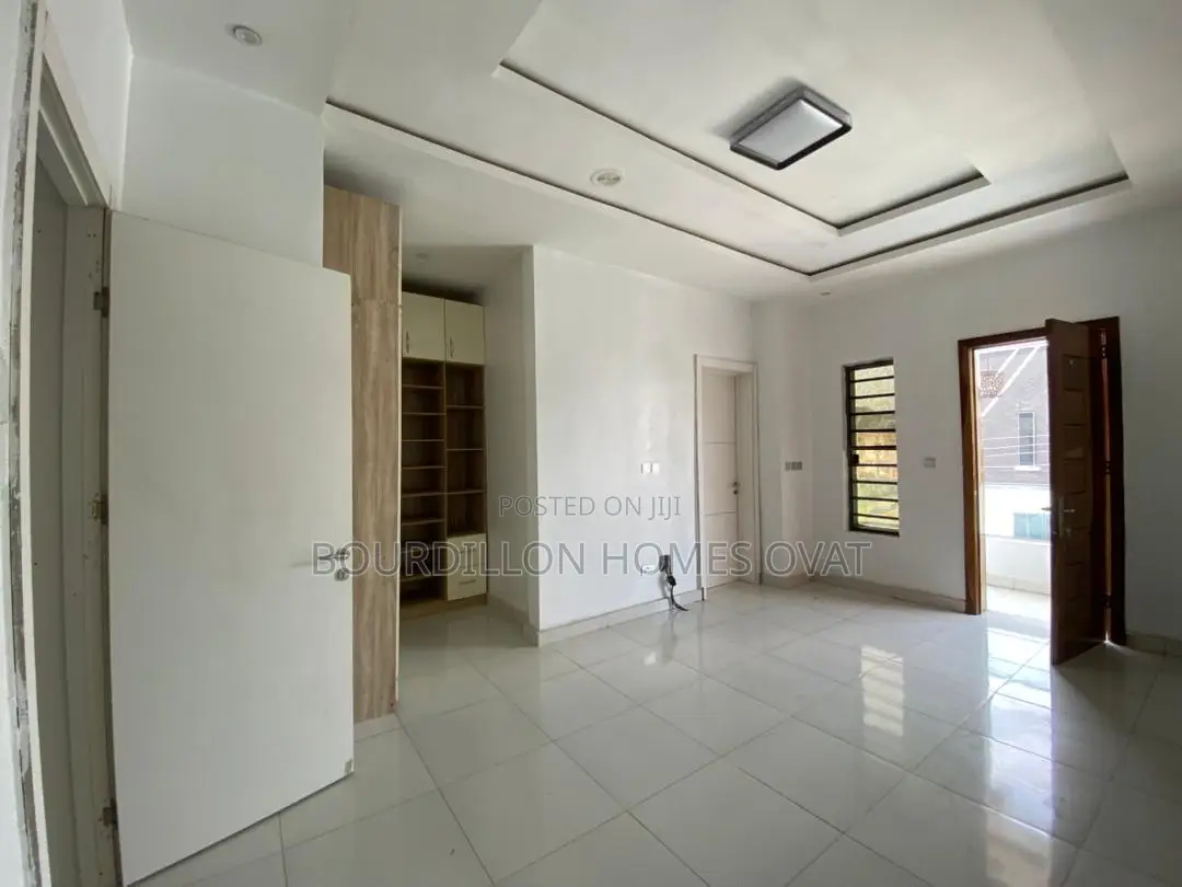 4bdrm Duplex in Lekki for sale