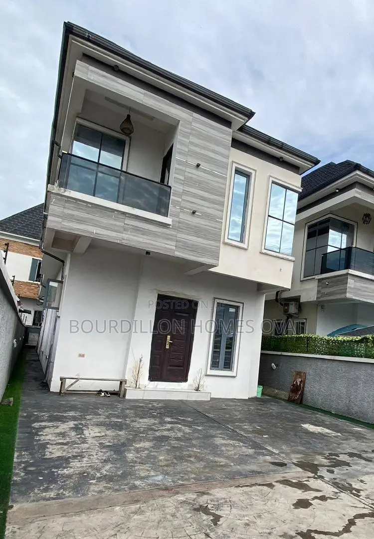4bdrm Duplex in Lekki for sale