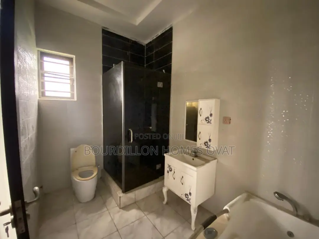4bdrm Duplex in Lekki for sale